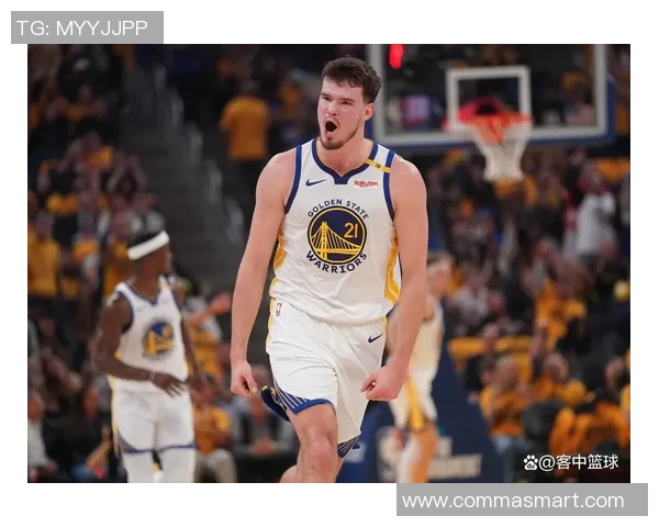 勇士队与灰熊队激战加时赛争夺季后赛关键胜利的精彩瞬间