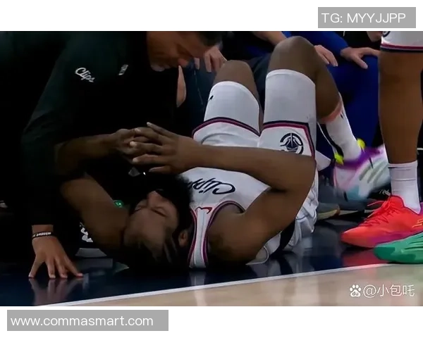 快船与雷霆激战5月16日争夺季后赛席位的关键对决 快船与雷霆激战5月16日争夺季后赛席位的关键对决